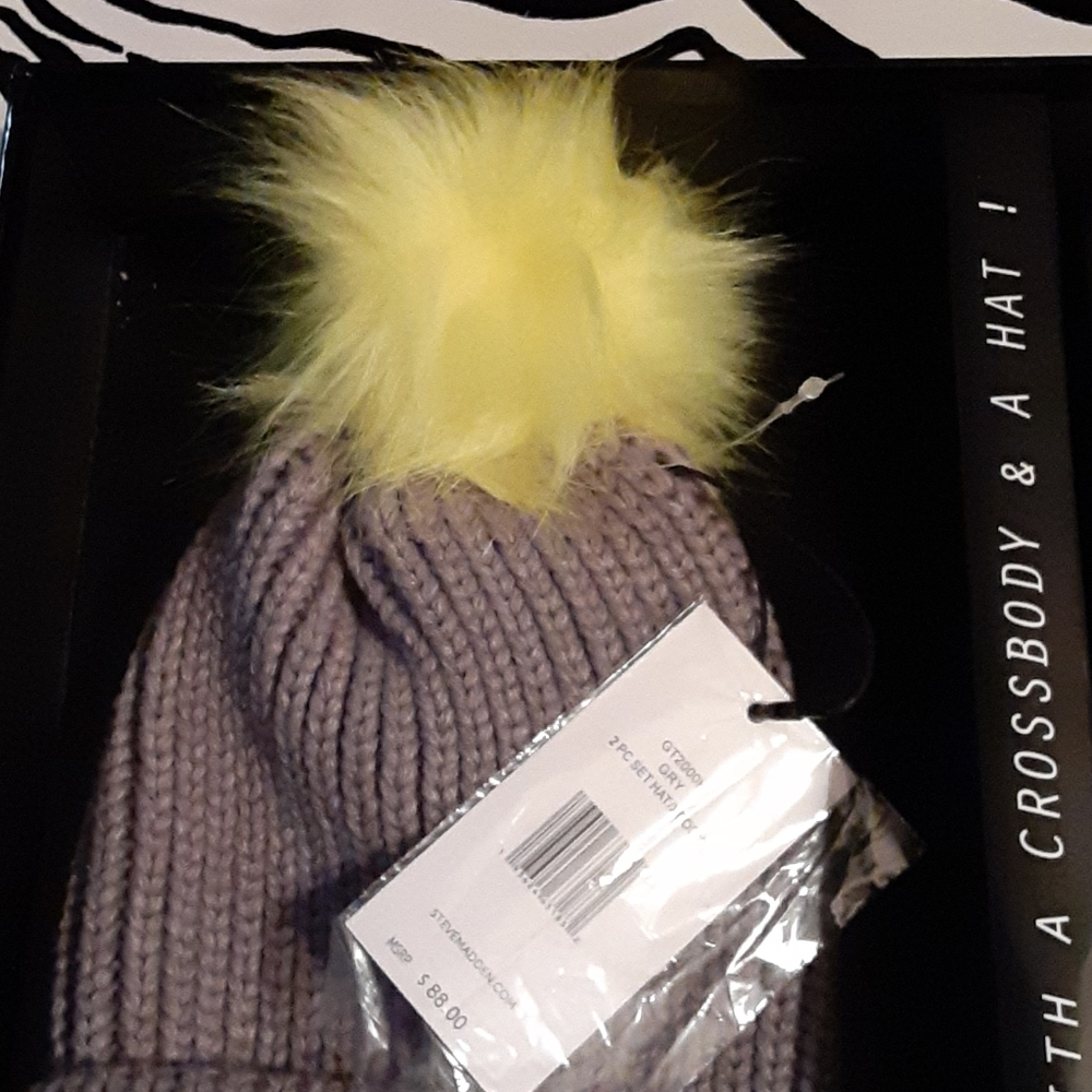 STEVE MADDEN POM HAT AND CROSSBODY BAG SET - Picture 3 of 11